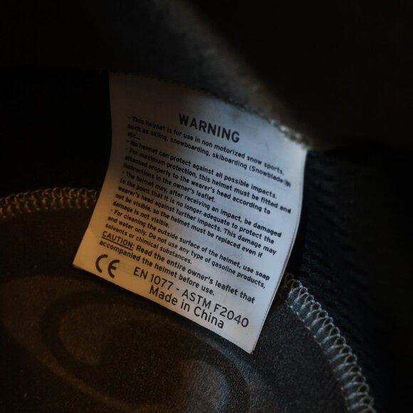 Kids Girls/Boys Salomon Silver/Black Helmet Size S - Picture 6 of 7